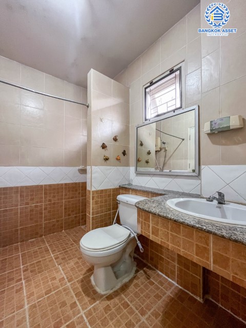 *****บ้านแฝดมือสองย่านนนทบุรี ม.บุรีรมย์ วงแหวนฯ-ปิ่นเกล้า (ซ.วัดพระเงิน) เนื้อที่ 37.1 ตร.ว. ฟังก์ชัน 3 ห้องนอน 2 ห้องน้ำ 1 ที่จอดรถ แถมฟรี! 2 เครื่องปรับอากาศ, 2 เครื่องทำน้ำอุ่น บนทำเลดี ใกล้เซ็นทรัลเวสต์เกต รถไฟฟ้าสายสีม่วง "สถานีตลาดบางใหญ่" และทางด่วน "ศรีรัช"